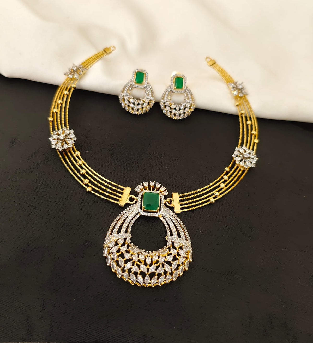 Emerald Green AD Pendant Necklace Set