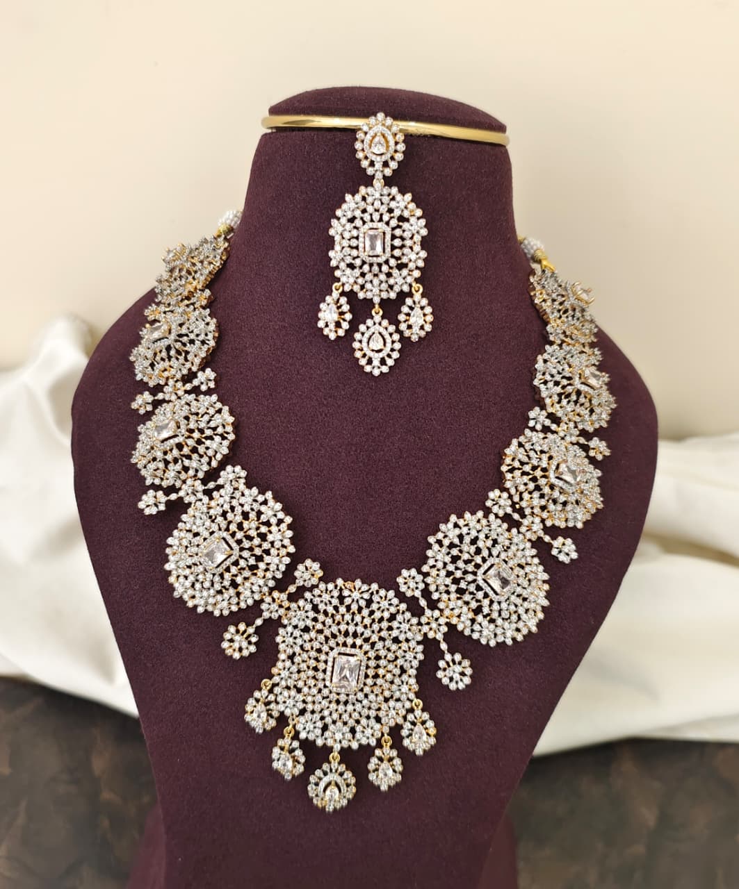 Diamond Inspired Necklace Set – Crystal Variant