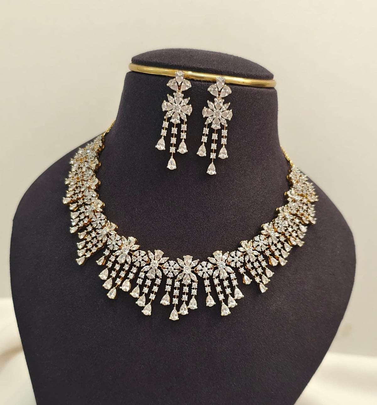 Diamond Look Necklace Set