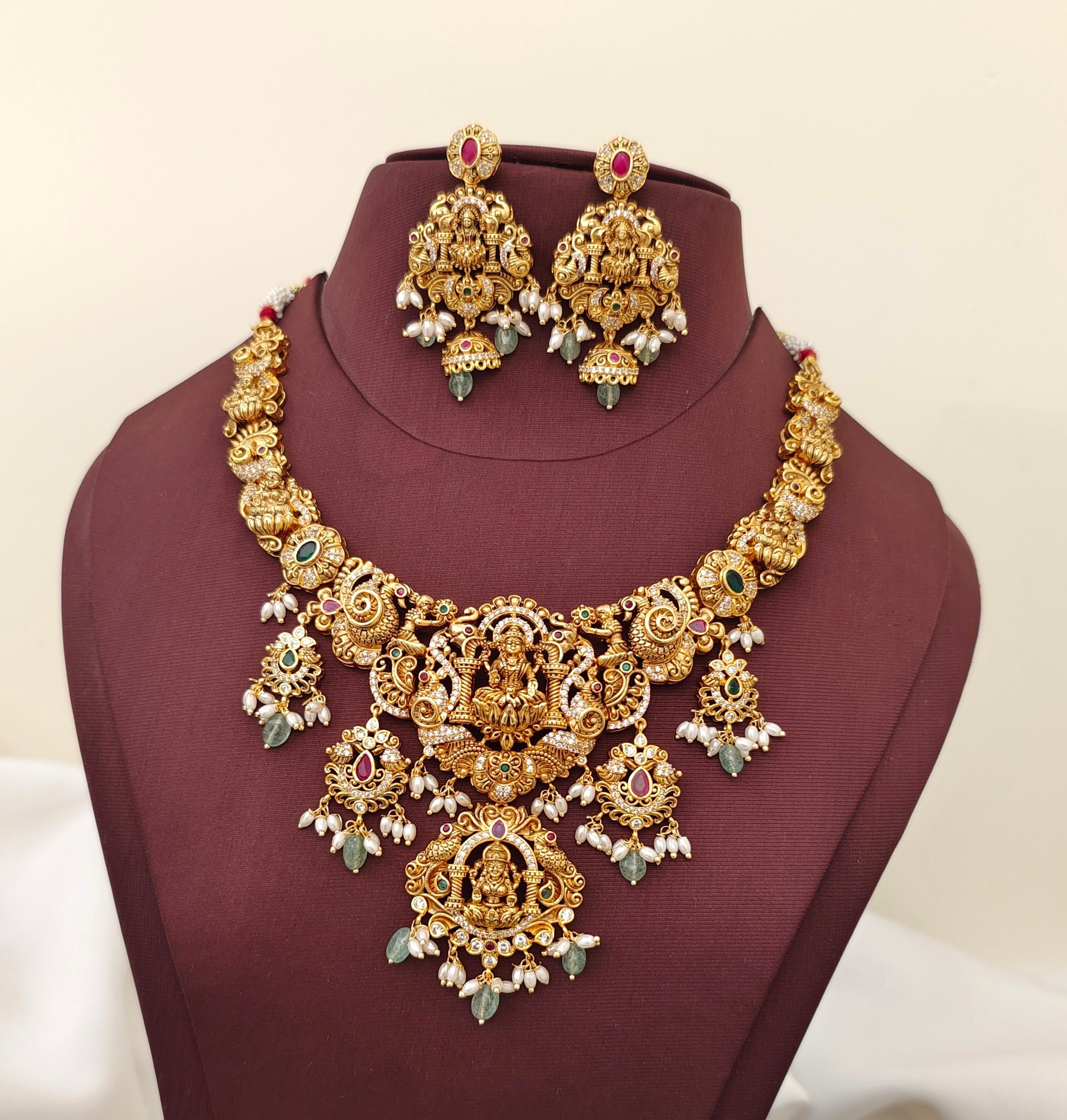 Matte Gold Goddess Neckset