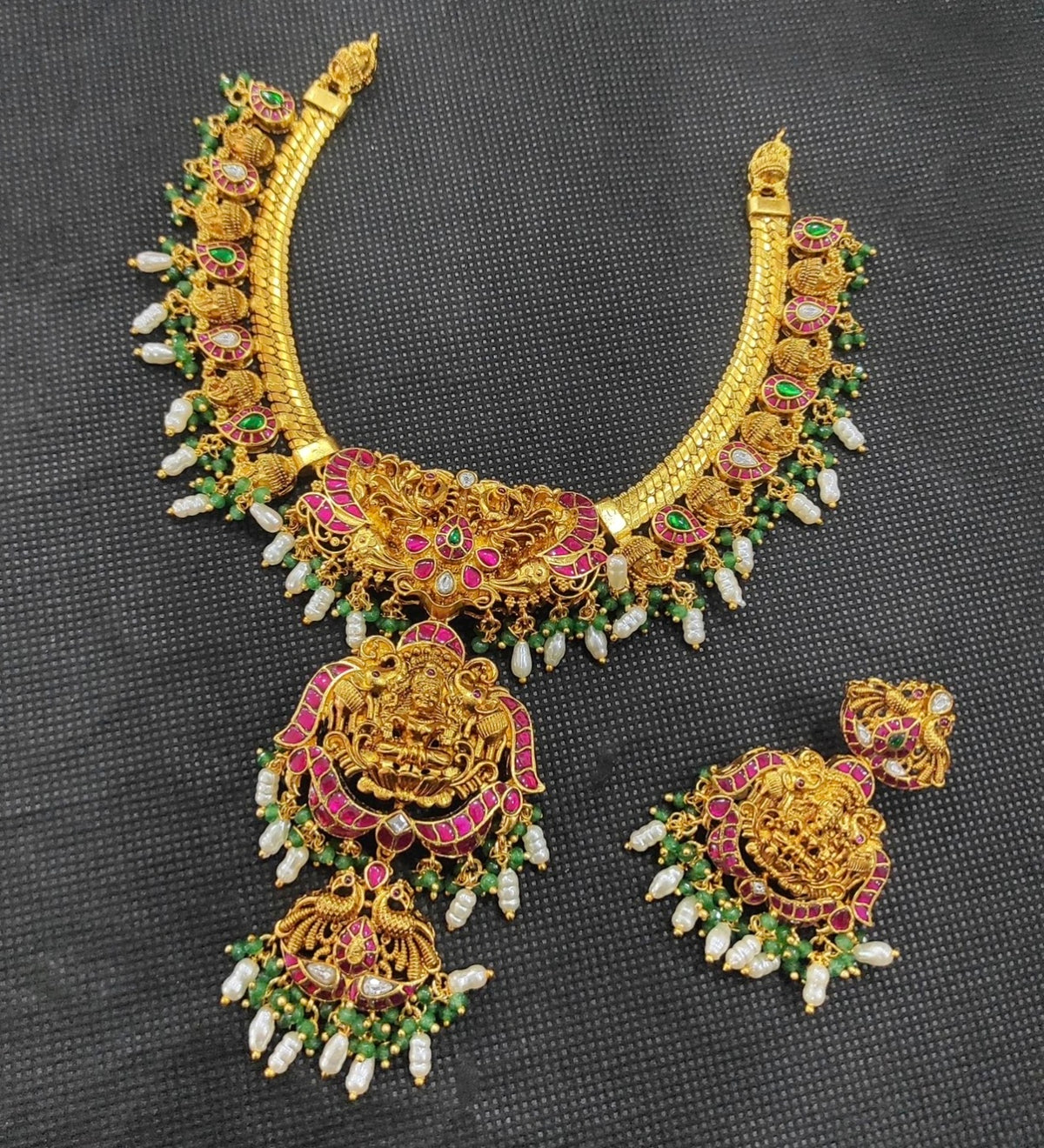 Neckset