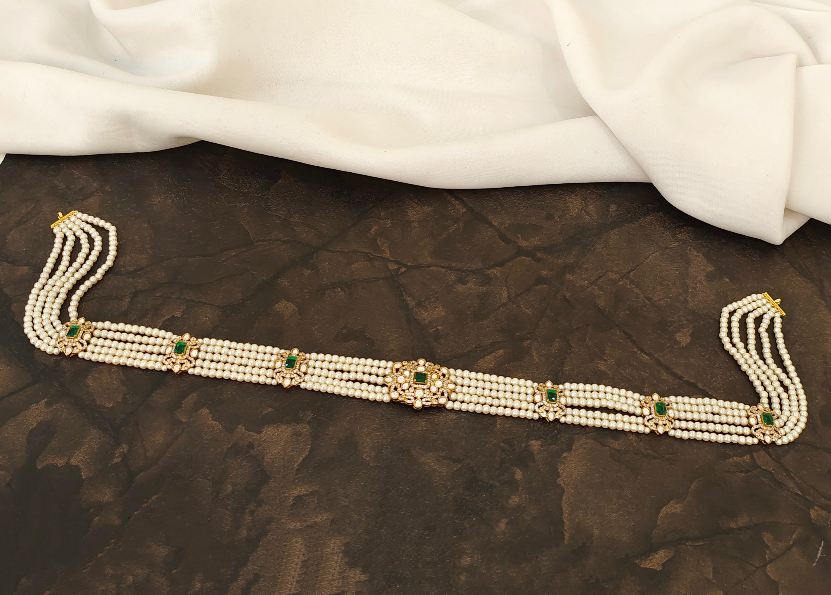 Mossanite Hipchain Pearl