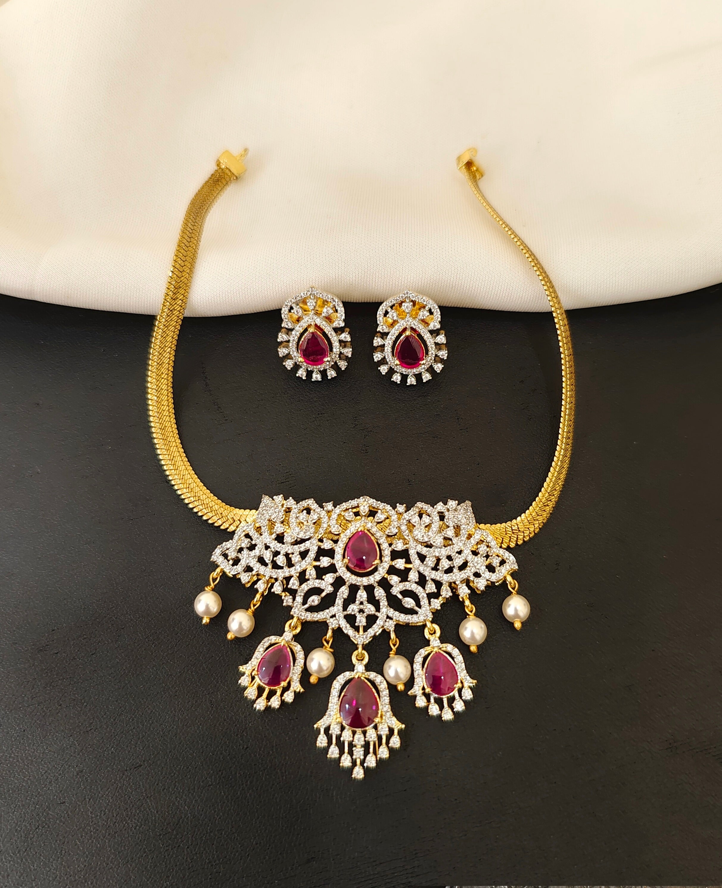 Diamond Inspired Neckset