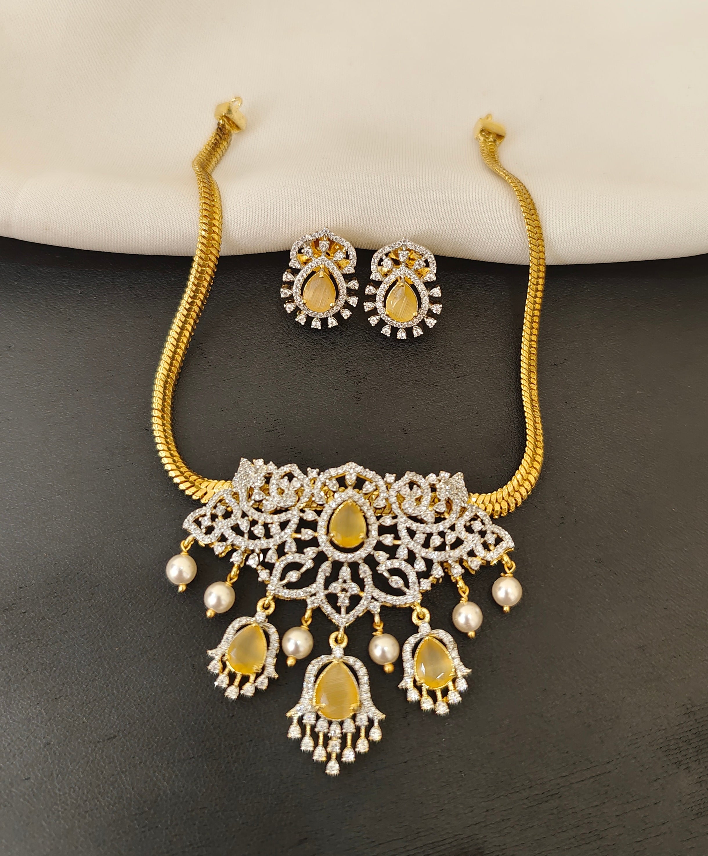 Diamond Inspired Neckset