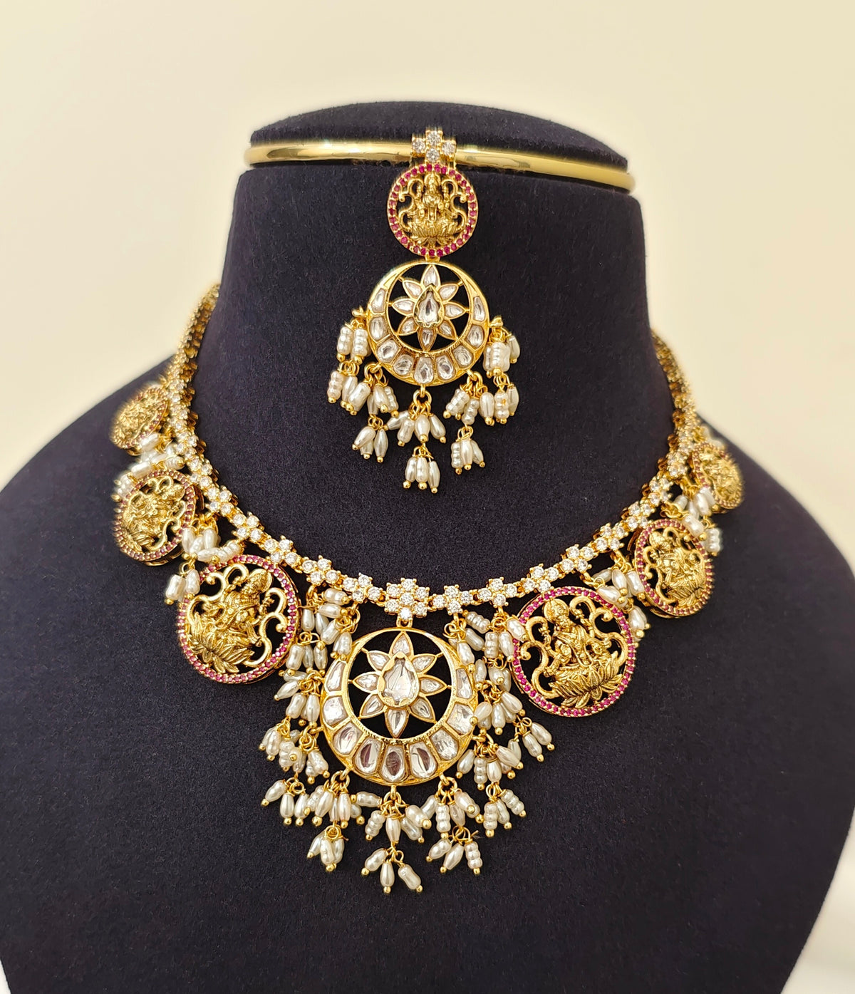 Jadau Neck Set