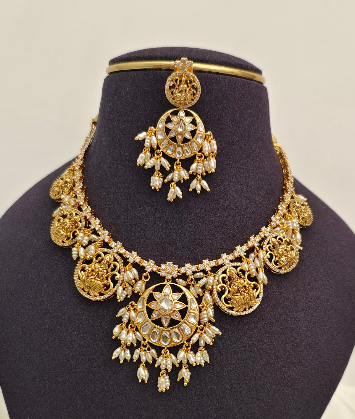 Jadau Neck Set