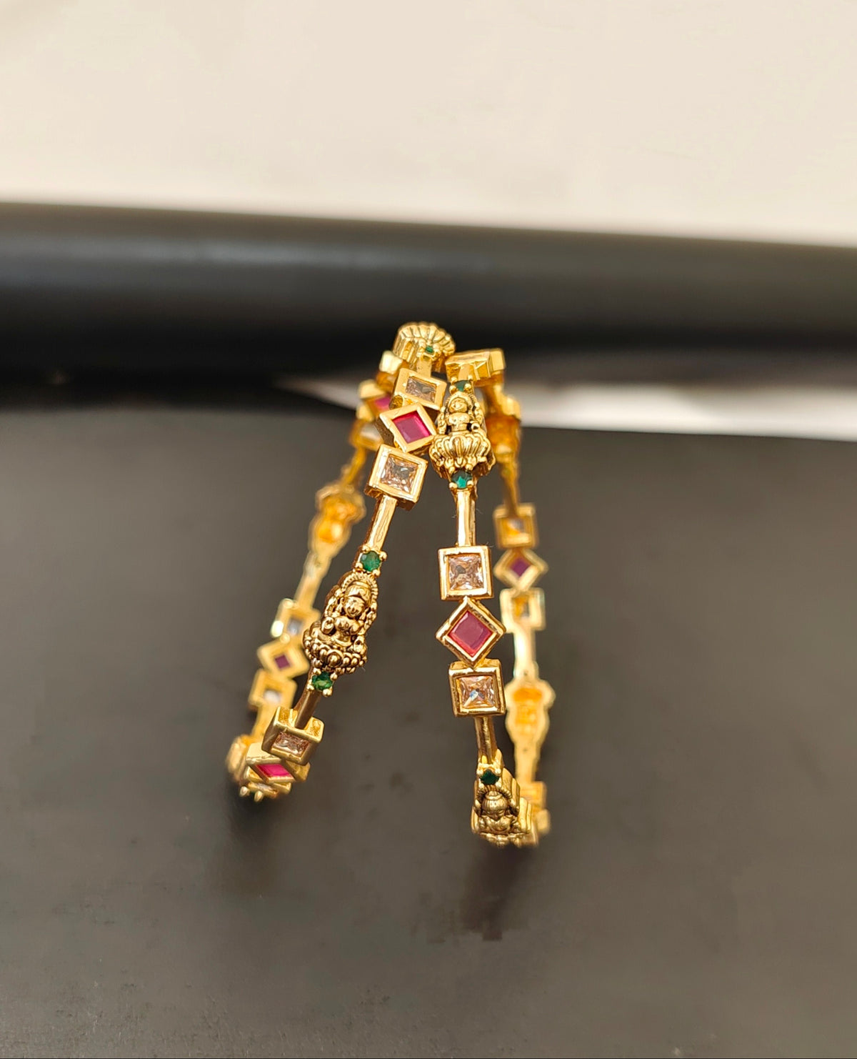 Kempu Bangles