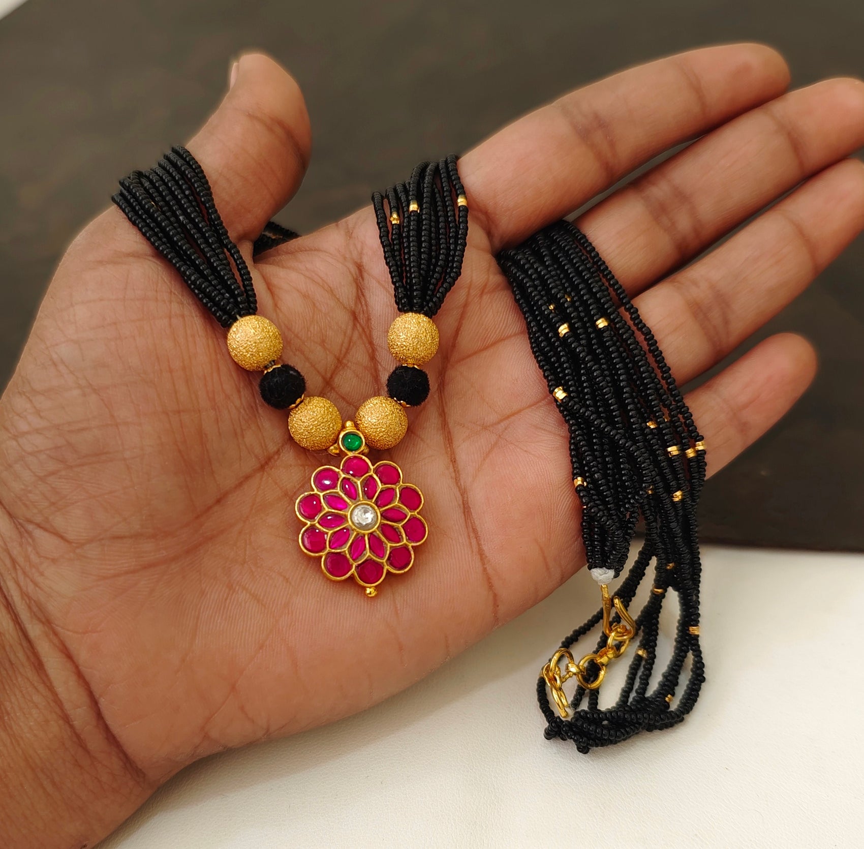Jadau Black beads