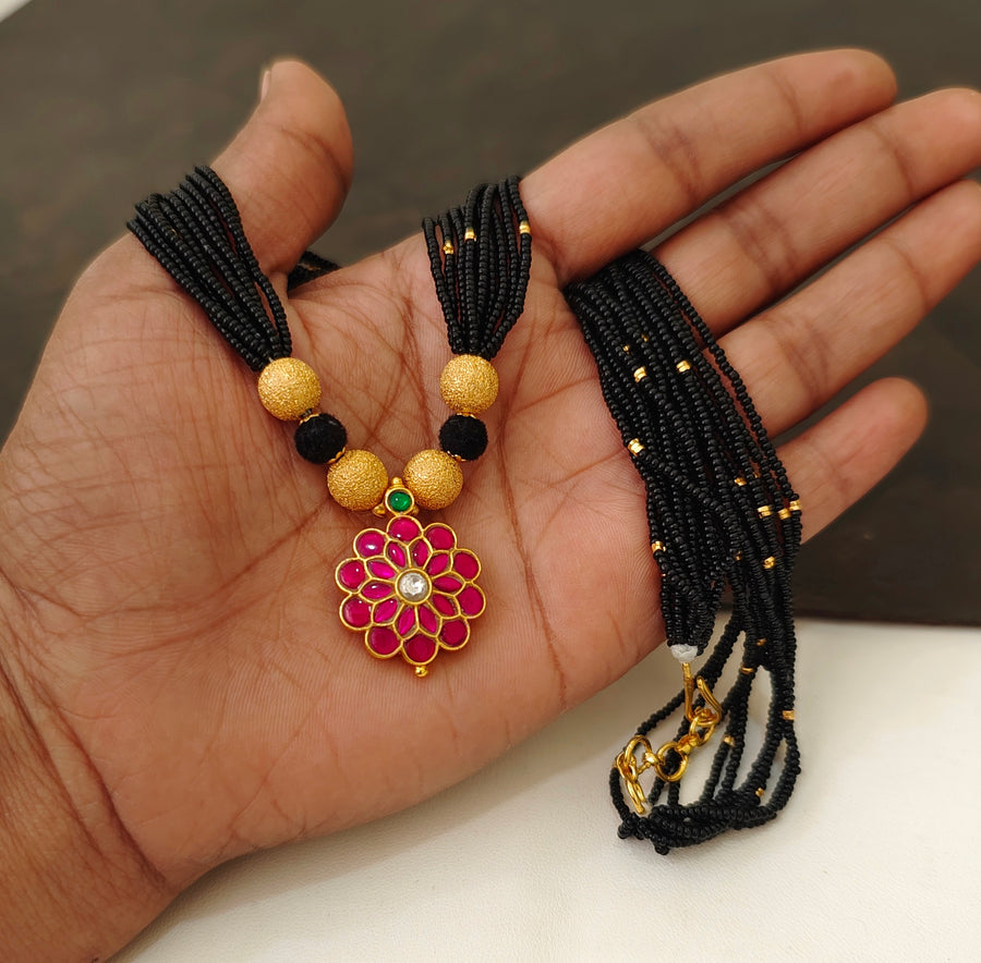 Jadau Black beads