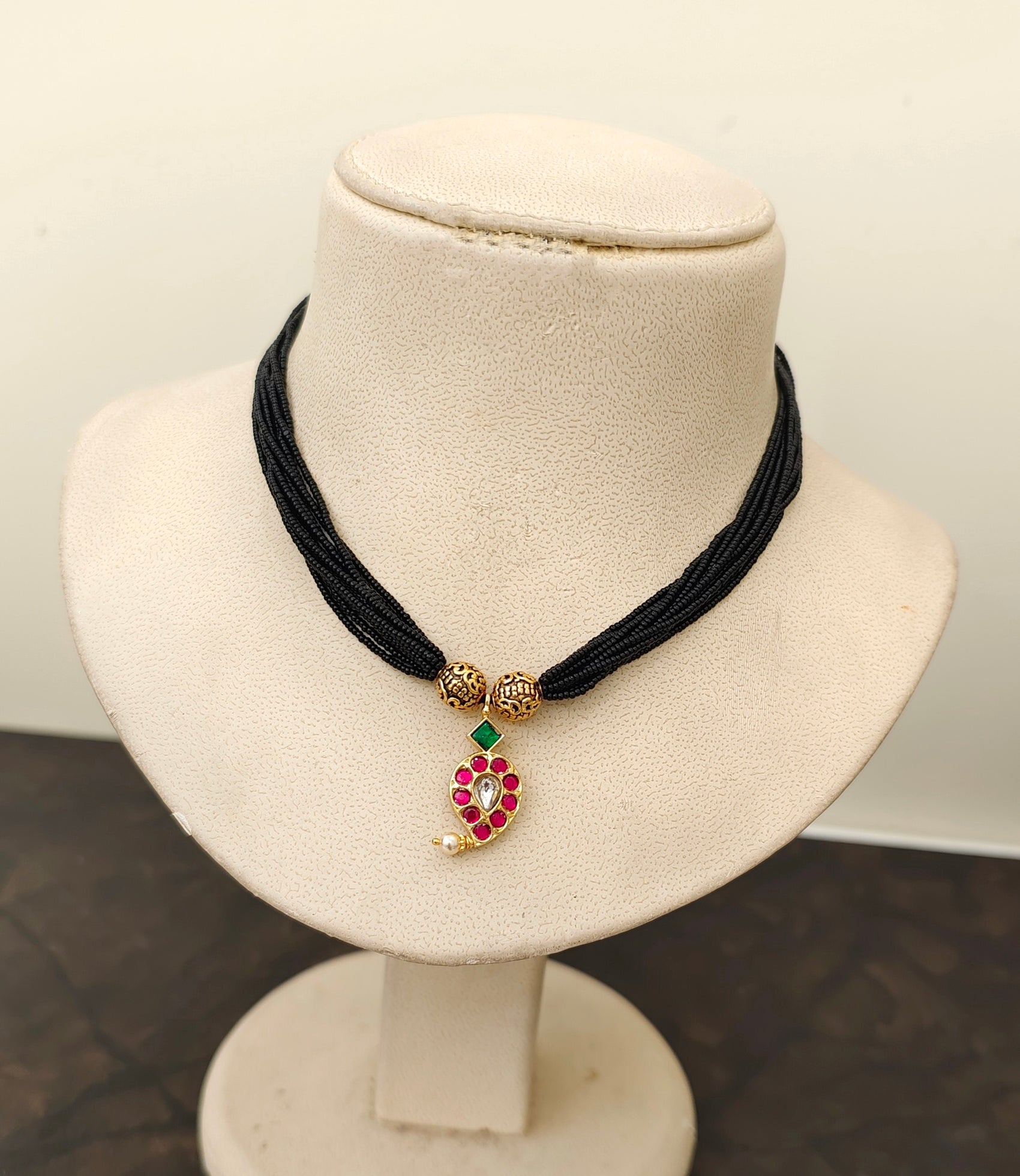 Jadau Black Beads