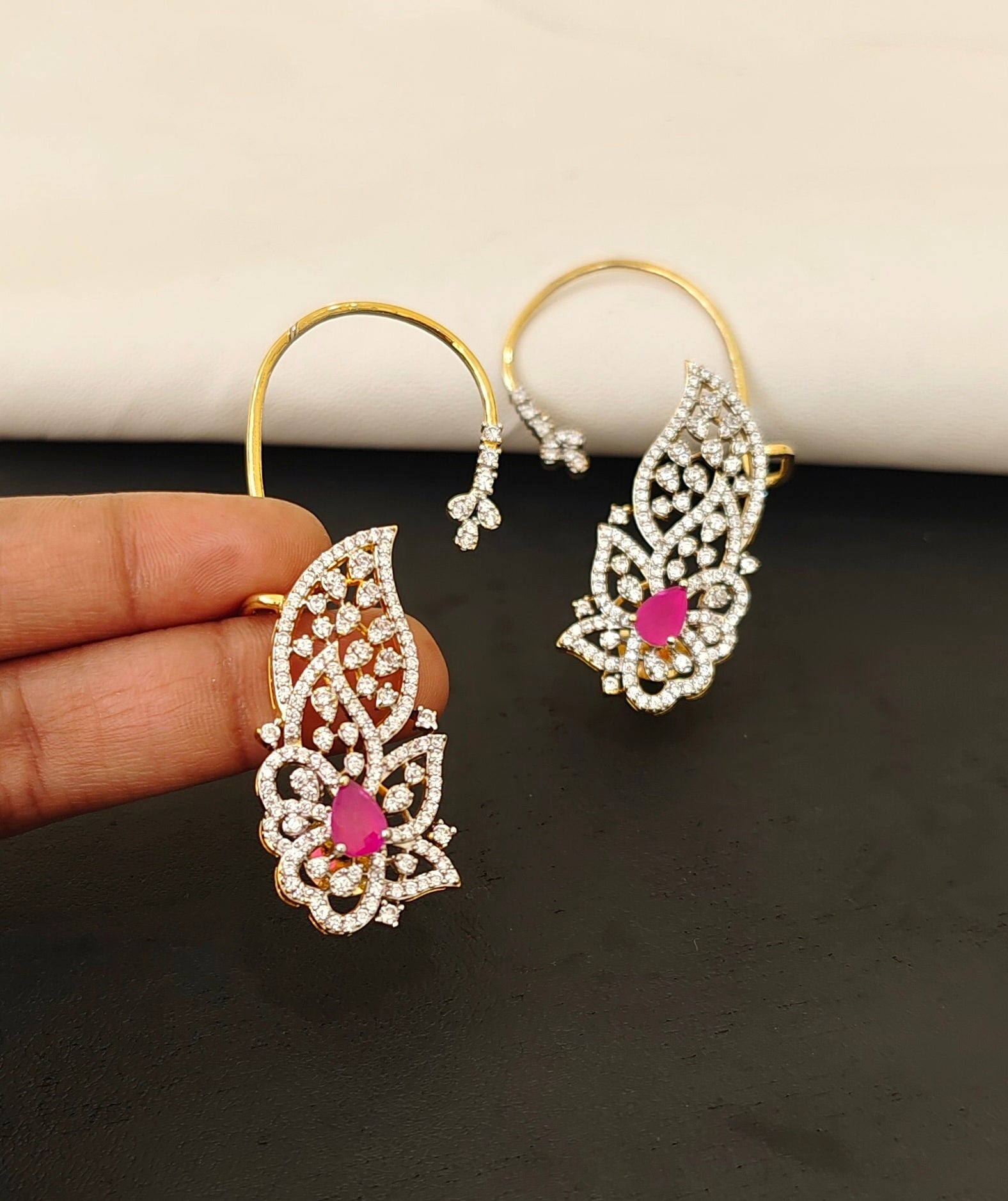 Diamond look Earcuffs