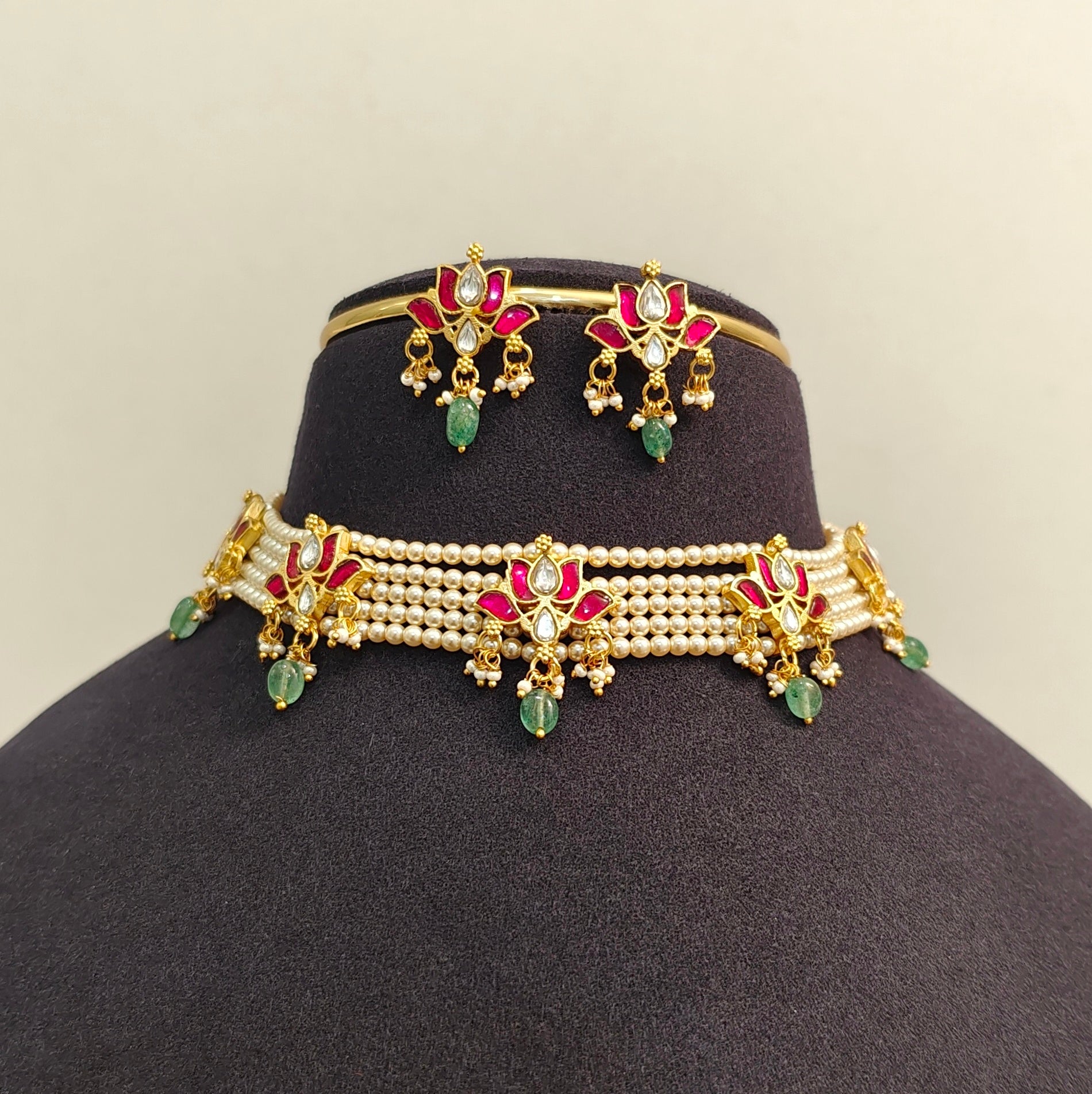 Jadau Kundan Lotus Pearl Chocker