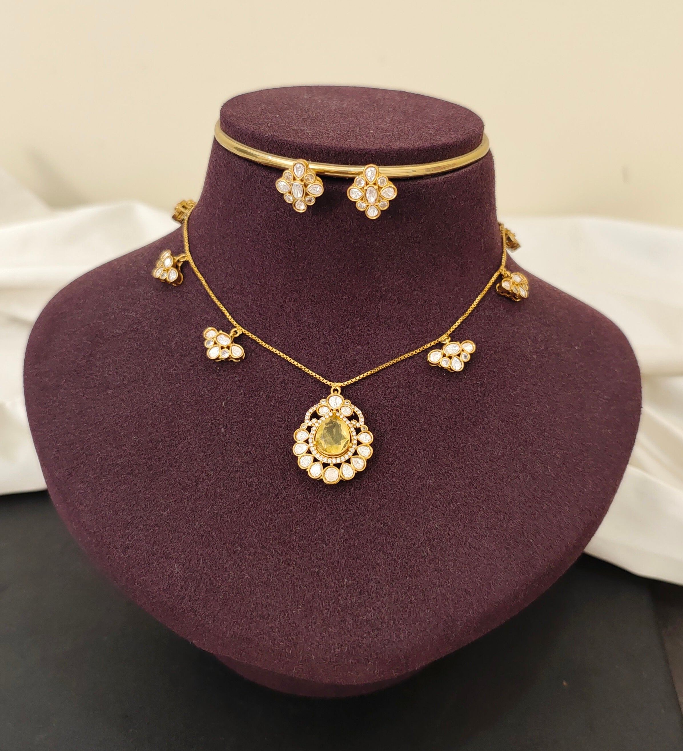 Moissanite Neckset 2