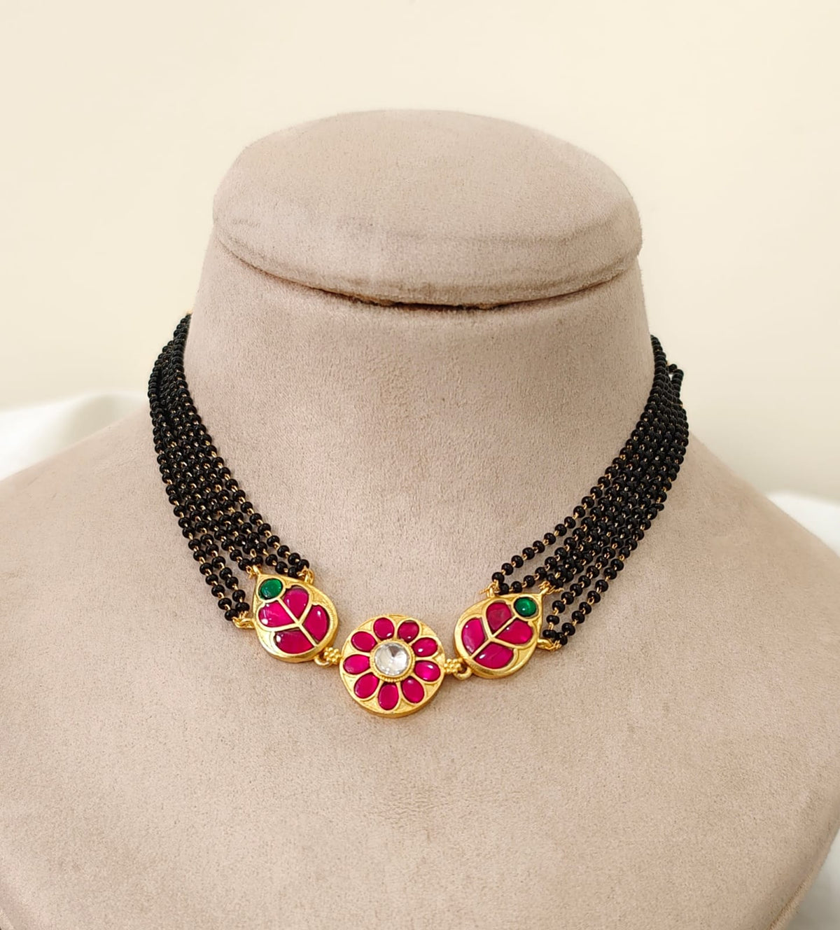Jadau Black Beads