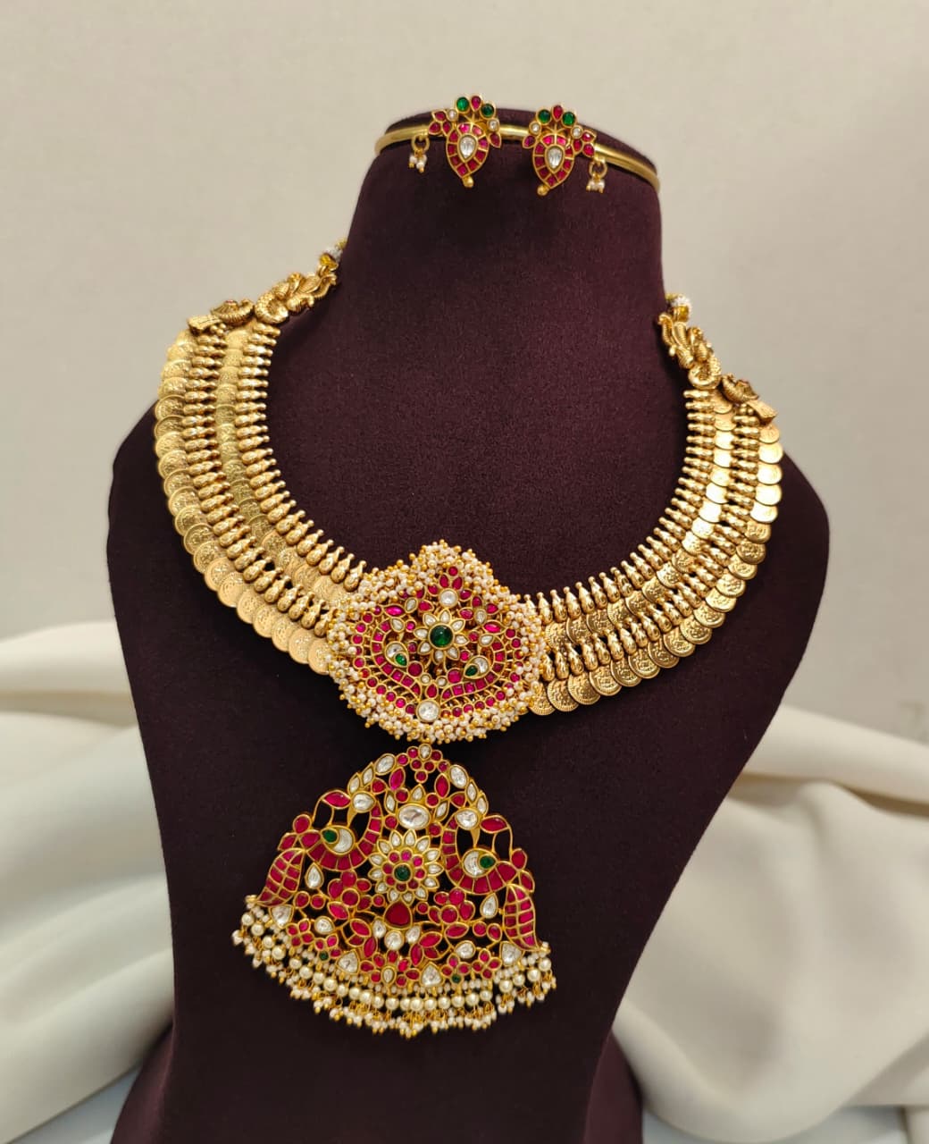 Jadau Kasu Necklace Set