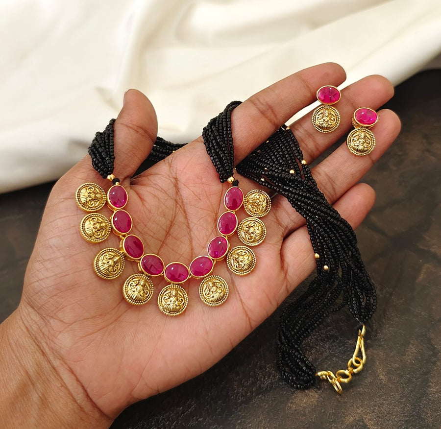 Kempu Lakshmi Kasu Black Beads Neckset