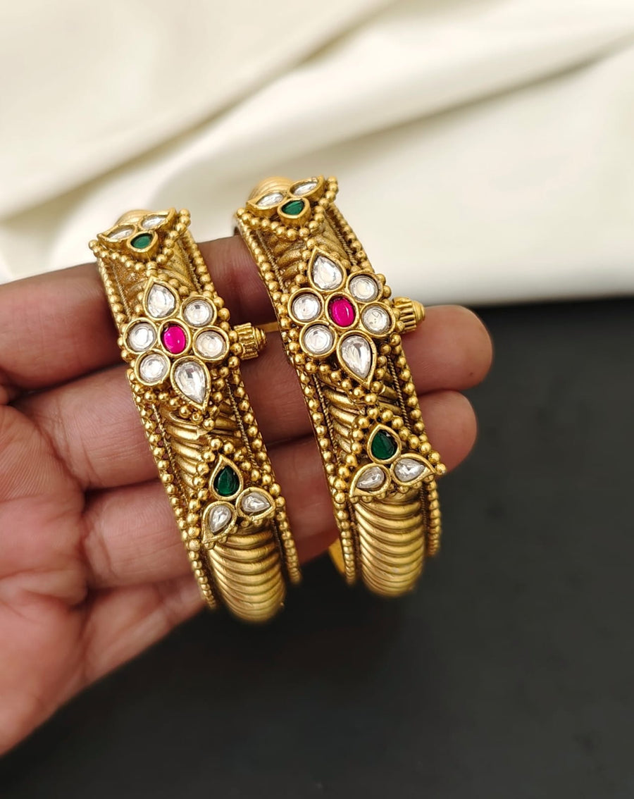 Kundan Bangles