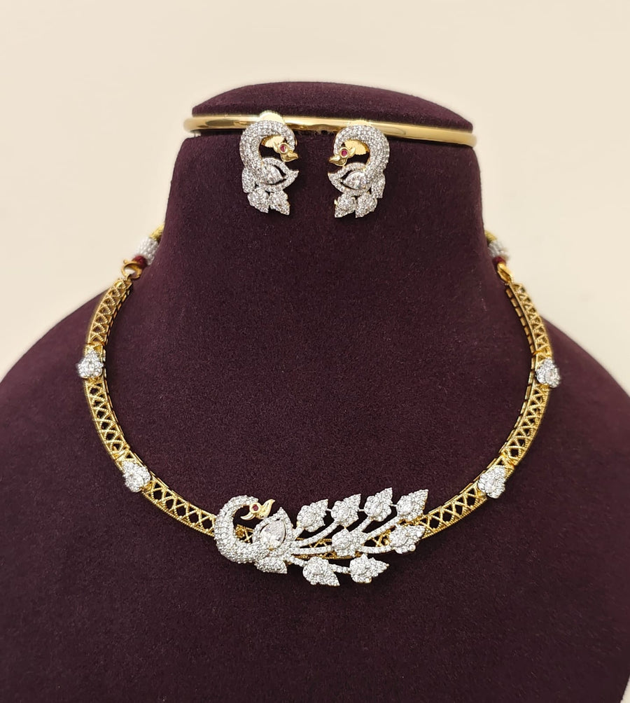 White Peacock Kante Set